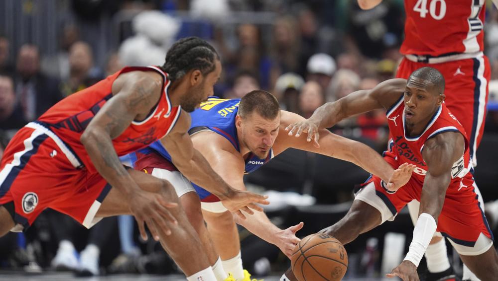 随着灰熊的 随着灰熊的